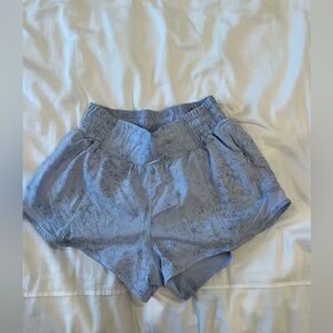 Lululemon High Rise Hotty Hot shorts size 4